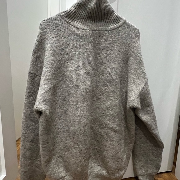 Sweater - Picture 1 of 2